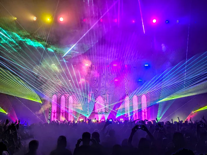 A colorful live concert in St. Louis